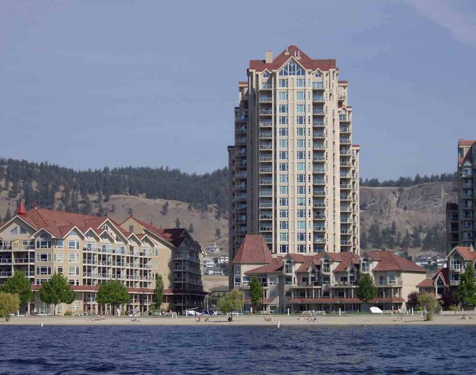 Sunset Waterfront Resort By Kelownacondorentals Esterno foto