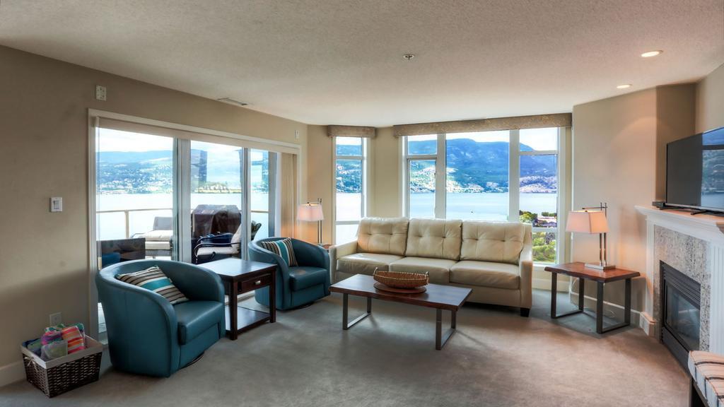 Sunset Waterfront Resort By Kelownacondorentals Esterno foto