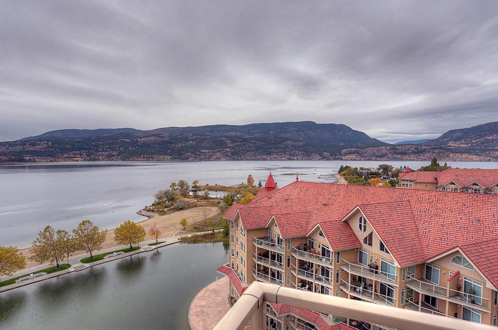 Sunset Waterfront Resort By Kelownacondorentals Esterno foto