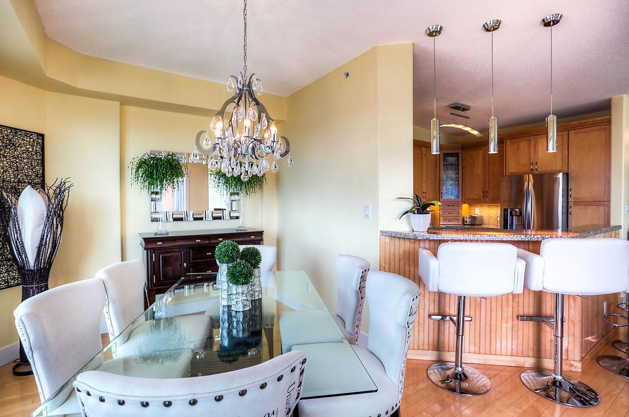 Sunset Waterfront Resort By Kelownacondorentals Esterno foto