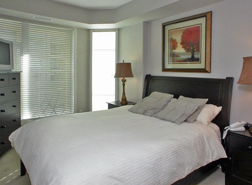 Sunset Waterfront Resort By Kelownacondorentals Esterno foto