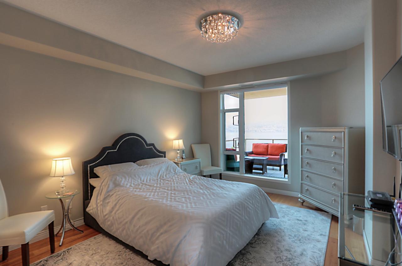 Sunset Waterfront Resort By Kelownacondorentals Esterno foto