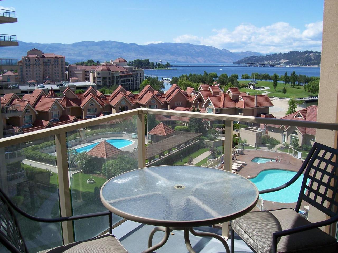 Sunset Waterfront Resort By Kelownacondorentals Esterno foto