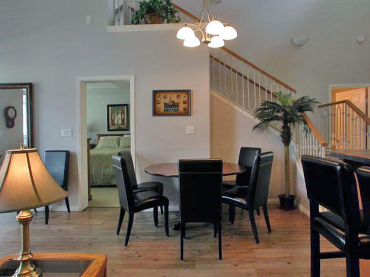 Sunset Waterfront Resort By Kelownacondorentals Esterno foto